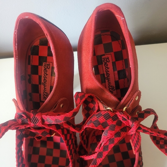 Betsey Johnson Red Suede Heels With Black Piping, VGUC, Size 9 - Picture 3 of 13